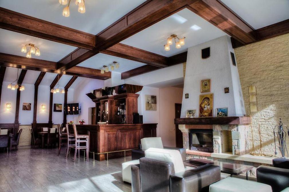 Vila Pinul Si Mesteacanul Poiana Brasov Luaran gambar