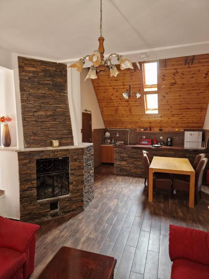 Vila Pinul Si Mesteacanul Poiana Brasov Luaran gambar