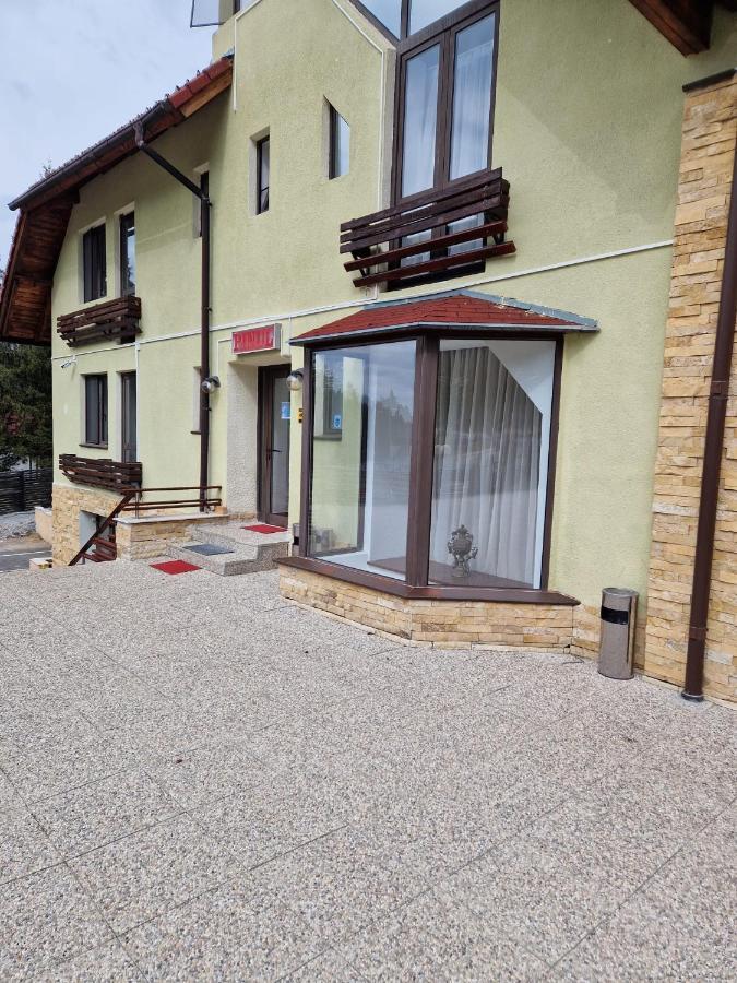 Vila Pinul Si Mesteacanul Poiana Brasov Luaran gambar