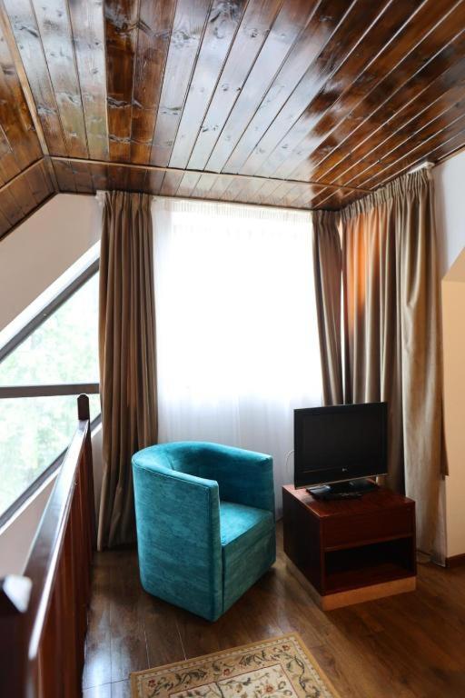 Vila Pinul Si Mesteacanul Poiana Brasov Luaran gambar