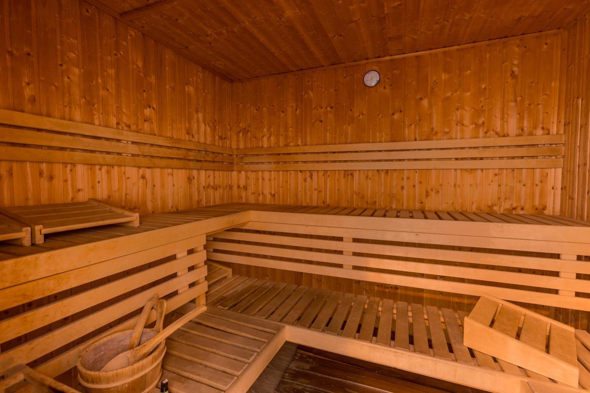Vila Pinul Si Mesteacanul Poiana Brasov Luaran gambar